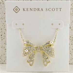 Kendra Scott Krista Gold Bow Short Pendant Necklace in White Mix